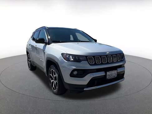 Used 2025 Jeep Compass Limited image 3