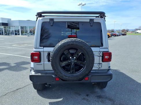 Used 2021 Jeep Wrangler Unlimited Sahara image 5
