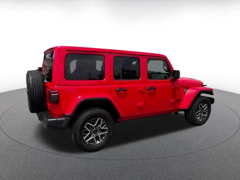 Used 2025 Jeep Wrangler Unlimited Sahara AWD/4WD image 12