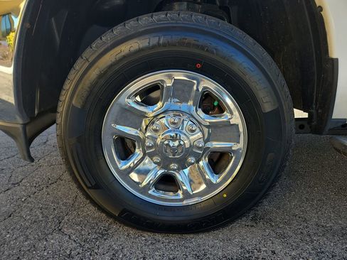 Used 2021 RAM 2500 Tradesman w/ Chrome Appearance Group image 26