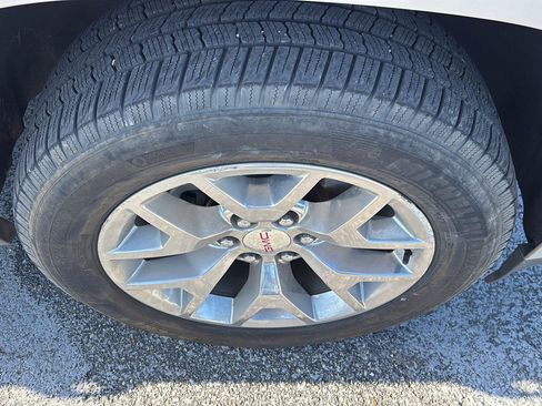 Used 2018 GMC Yukon SLT w/ HD Trailering Package image 9