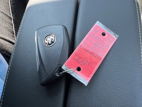 Used 2023 Buick Envision Avenir image 44