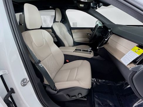 New 2026 Volvo XC90 T8 Plus w/ Protection Package Premier image 30