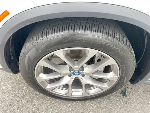 Used 2025 BMW X5 xDrive50e AWD/4WD image 10