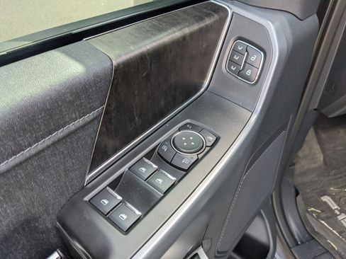 Used 2022 Ford F150 Lariat w/ Trailer Tow Package image 21