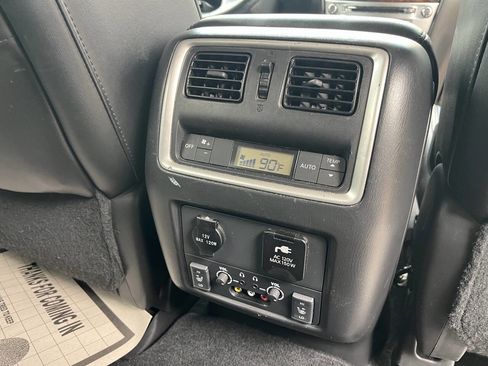 Used 2015 INFINITI QX60 Base 4dr SUV w/ Deluxe Touring Package image 18