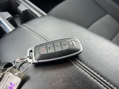 Used 2025 Nissan Sentra SV image 22