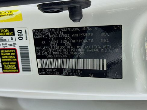 Used 2019 Toyota Sienna L image 38