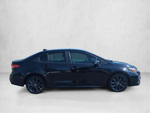 Used 2025 Toyota Corolla SE FWD image 4