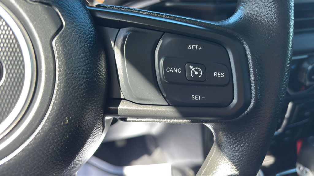 Used 2025 Jeep Gladiator Sport AWD/4WD image 28