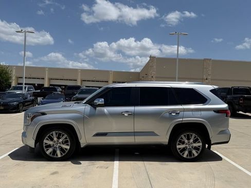 Used 2024 Toyota Sequoia Capstone AWD/4WD image 7