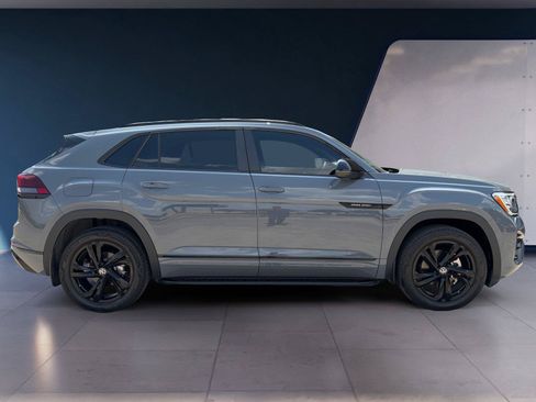 Used 2026 Volkswagen Atlas Cross Sport SEL R-Line AWD/4WD image 6
