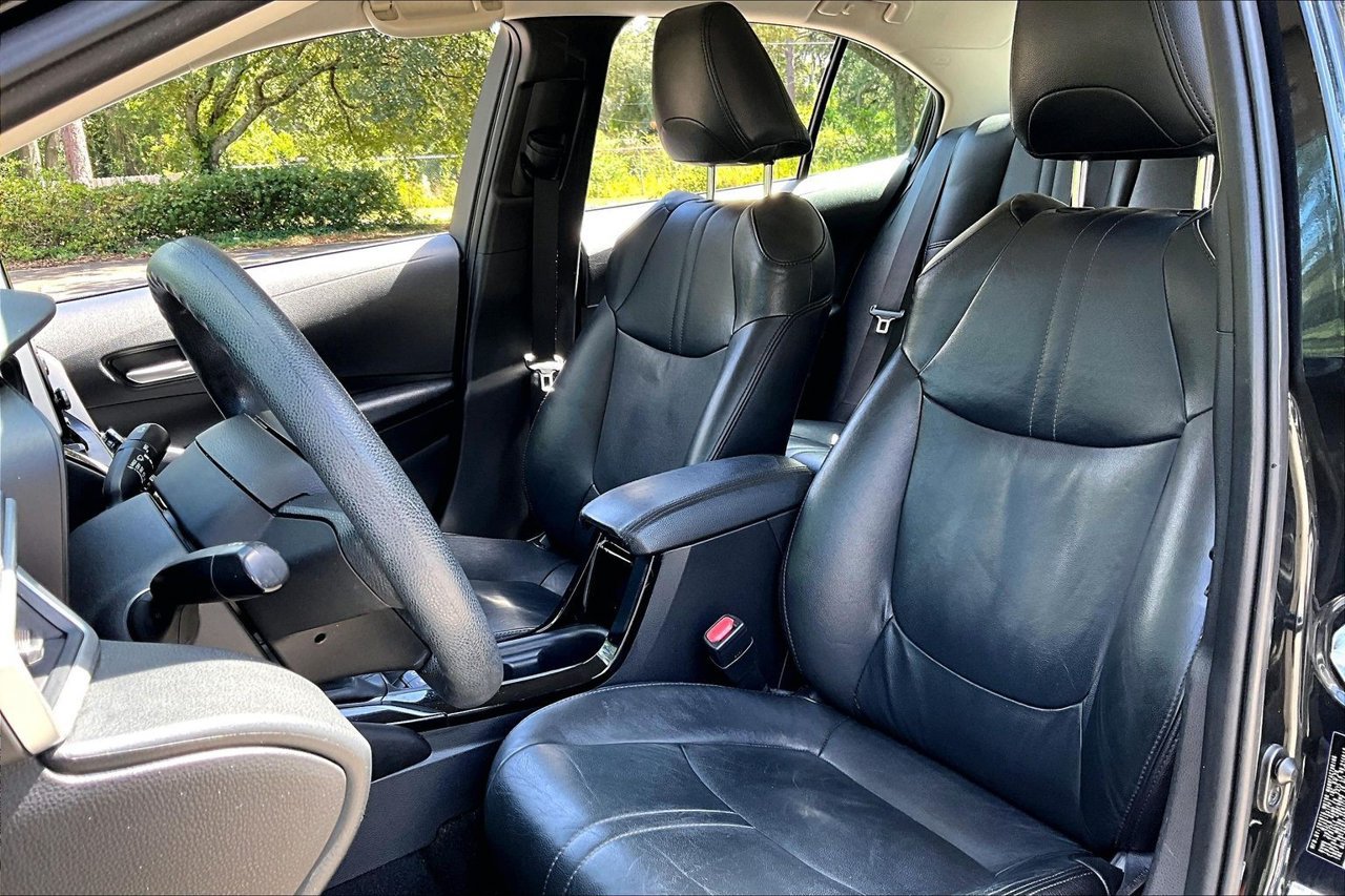 Used 2020 Toyota Corolla LE FWD image 18