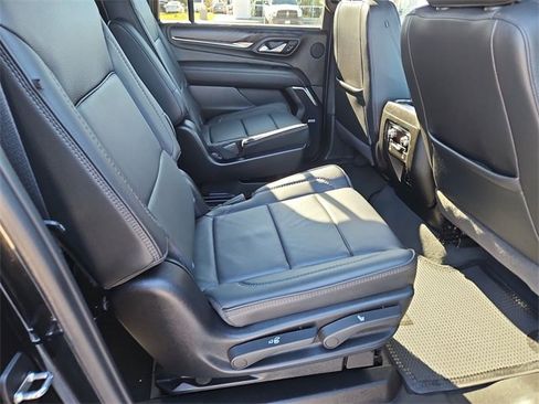 Used 2024 GMC Yukon XL Denali image 27