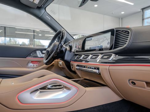 New 2026 Mercedes-Benz GLS 580 4MATIC image 18