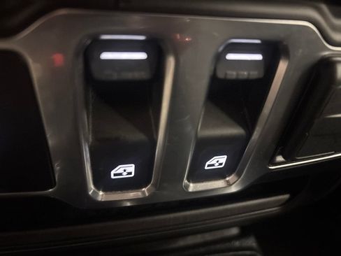 Used 2021 Jeep Wrangler Sport AWD/4WD image 19