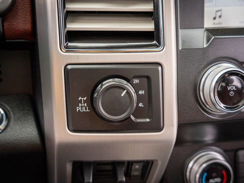 Used 2019 Ford F250 Platinum w/ Platinum Ultimate Package image 27