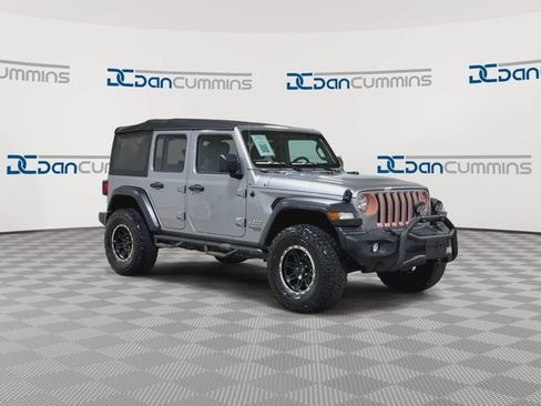 Used 2018 Jeep Wrangler Unlimited Sport S AWD/4WD image 2