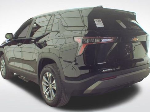Used 2025 Chevrolet Equinox LT AWD/4WD image 10