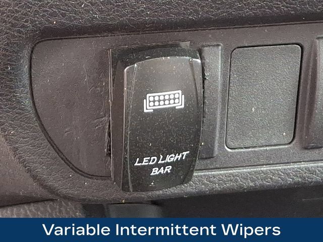Used 2018 Toyota Tacoma TRD Sport AWD/4WD image 16