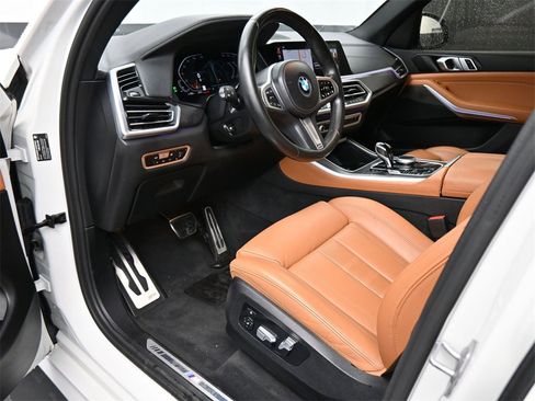 Used 2022 BMW X5 sDrive40i w/ M Sport Package image 2