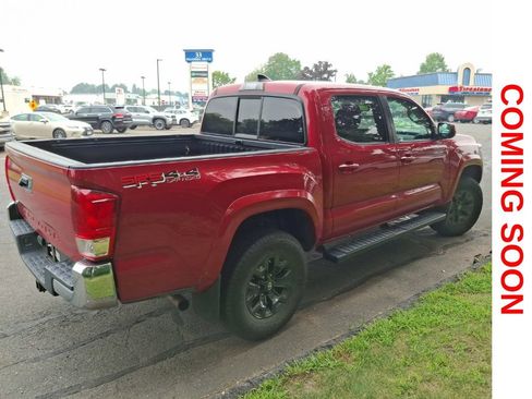 Used 2017 Toyota Tacoma SR5 w/ Tow Package AWD/4WD image 5