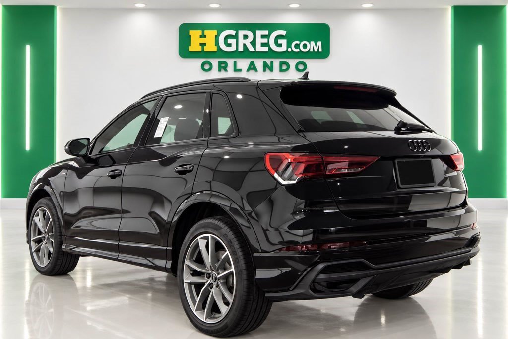 Used 2023 Audi Q3 2.0T Premium w/ Black Optic Sport Package AWD/4WD image 2