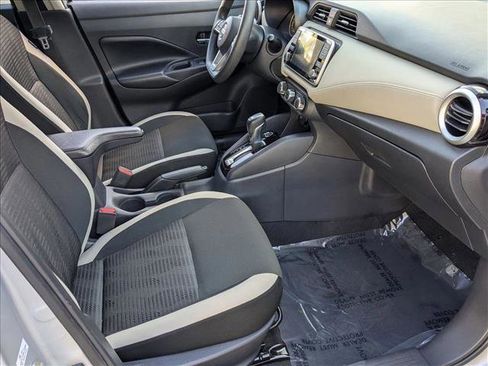 Used 2020 Nissan Versa SV image 21