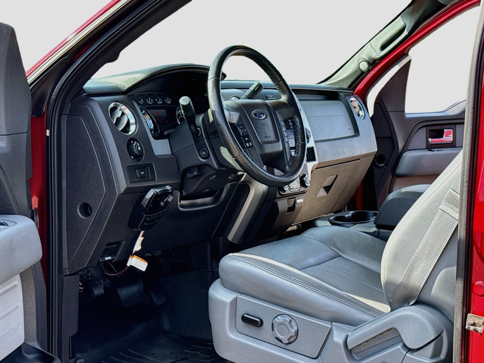 Used 2014 Ford F150 XLT w/ XLT Chrome Package AWD/4WD image 12