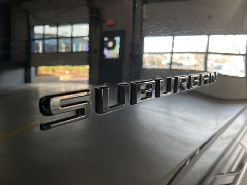 Used 2021 Chevrolet Suburban RST w/ Luxury Package image 14