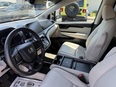 Used 2025 Honda Odyssey EX-L image 17