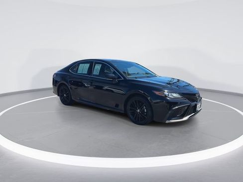 Used 2024 Toyota Camry XSE FWD image 2