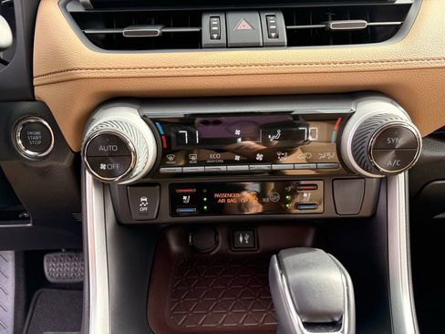 Used 2019 Toyota RAV4 Limited w/ Cold Weather Package image 21