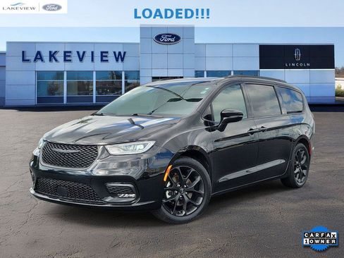 Used 2025 Chrysler Pacifica Limited FWD image 1