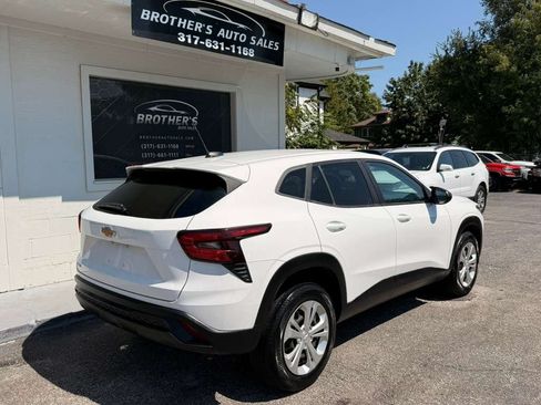 Used 2024 Chevrolet Trax LS w/ Driver Confidence Package FWD image 17