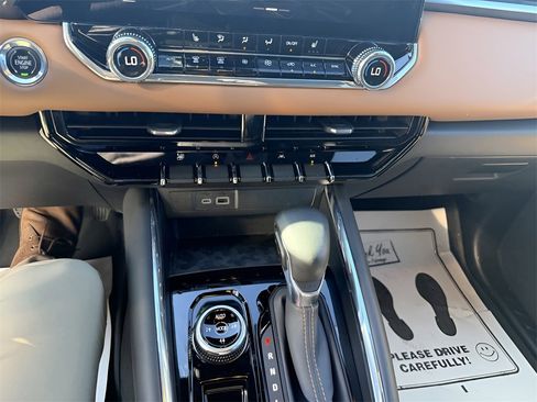 Used 2023 GMC Canyon AT4 w/ Technology Package image 21