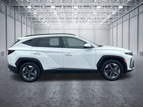 Used 2025 Hyundai Tucson SEL FWD image 8
