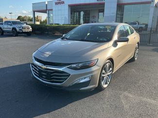 Used 2022 Chevrolet Malibu LT image 1