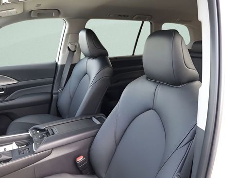 New 2026 Toyota Grand Highlander AWD image 8