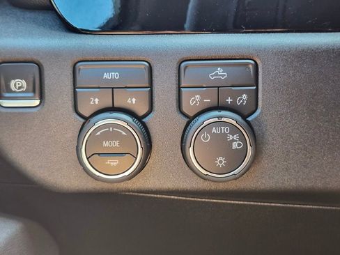 Used 2026 Chevrolet Silverado 1500 LT AWD/4WD image 21