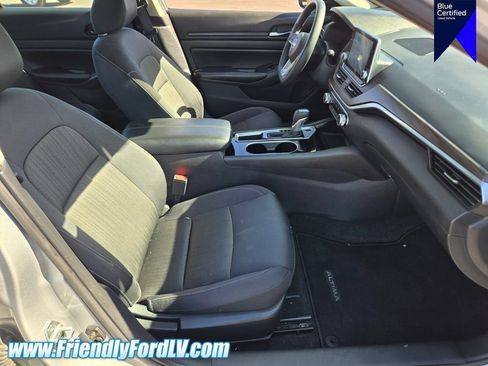 Used 2024 Nissan Altima 2.5 SV FWD image 16
