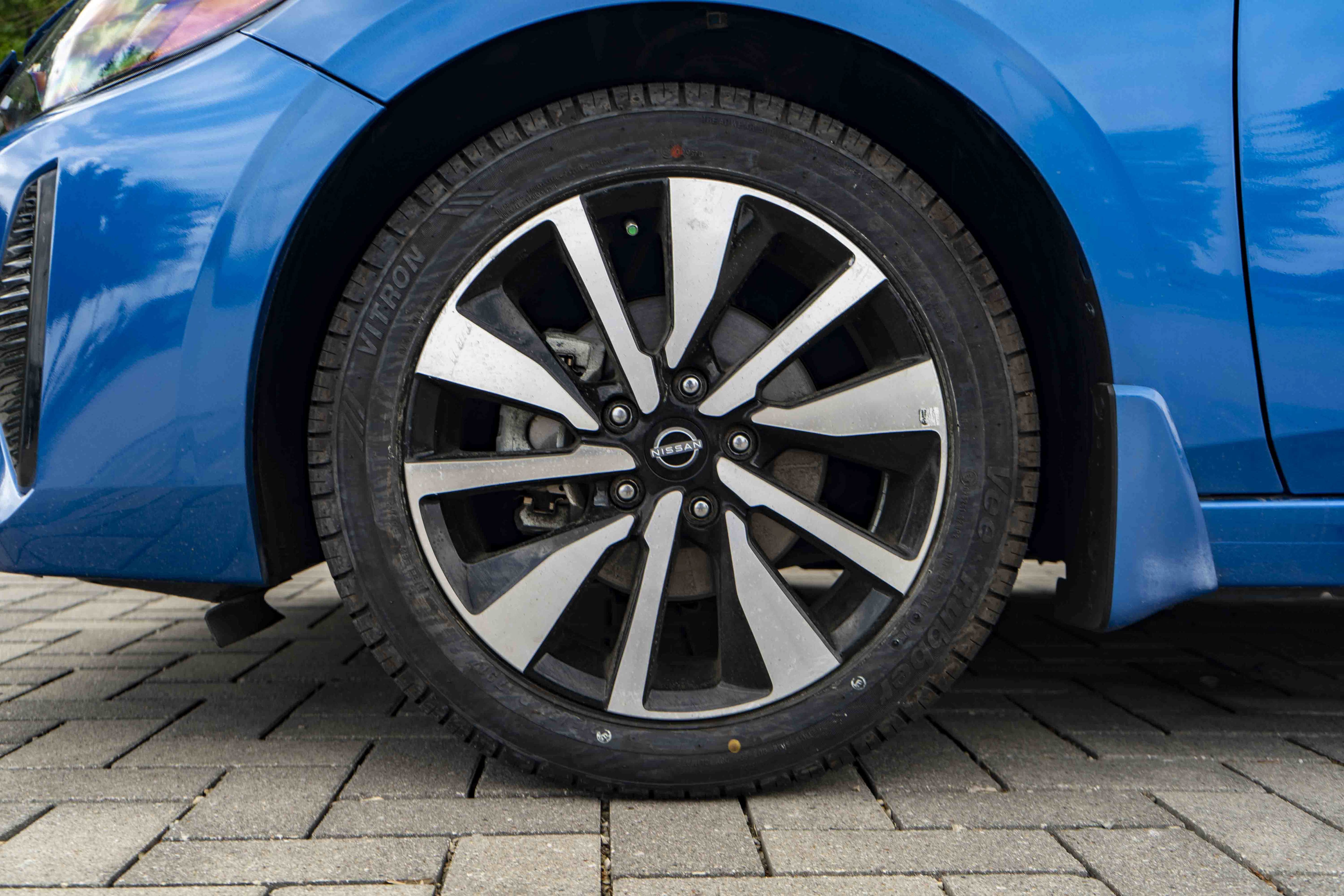 Used 2024 Nissan Sentra SV w/ SV Premium Package FWD image 14