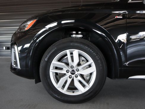 Used 2023 Audi Q5 2.0T Premium w/ Convenience Package AWD/4WD image 4