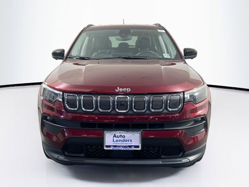Used 2022 Jeep Compass Latitude AWD/4WD image 2