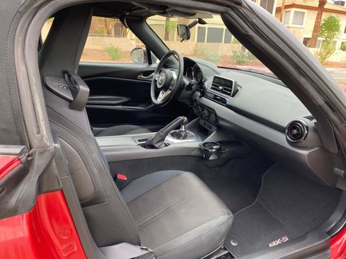 Used 2016 MAZDA MX-5 Miata Sport RWD image 39