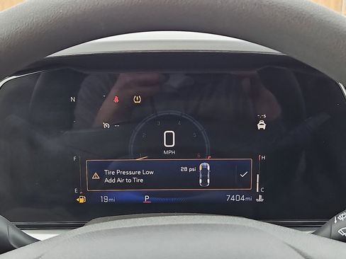 Used 2025 Chevrolet Trax LT image 29