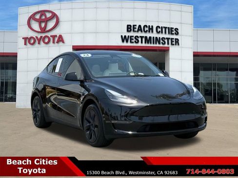Used 2024 Tesla Model Y 2WD image 2