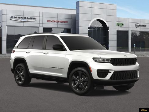 New 2025 Jeep Grand Cherokee Altitude image 11