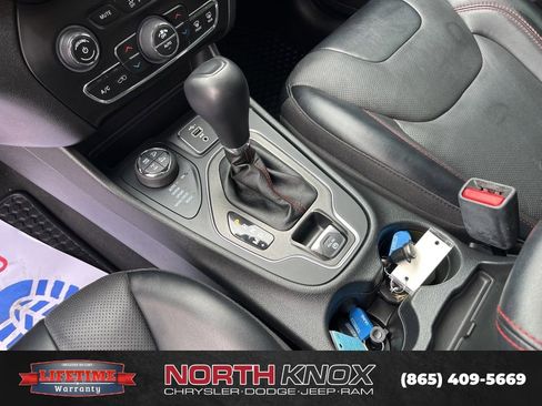 Used 2022 Jeep Cherokee Trailhawk w/ Sun, Sound & Nav Group AWD/4WD image 10