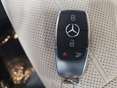 Certified 2024 Mercedes-Benz GLE 580 4MATIC image 37